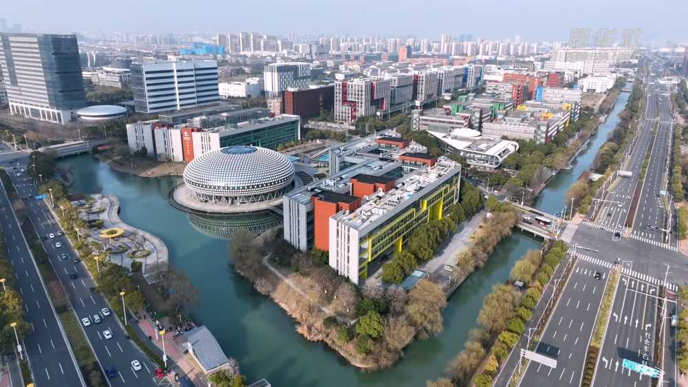 政策托舉與電商賦能 上海企業(yè)開(kāi)拓外貿(mào)內(nèi)銷(xiāo)新格局